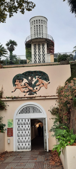 L'ascenseur (1948 ) qui relie le parc au centre ville
