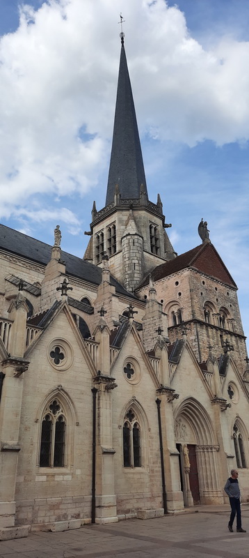 Eglise Notre Dame (XIII°-XV° )
