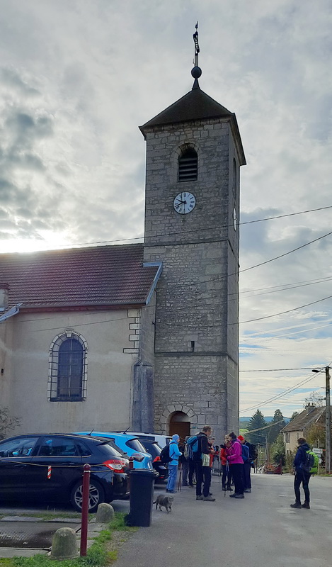 Départ du parking de l'église de Chassagne St. Denis
