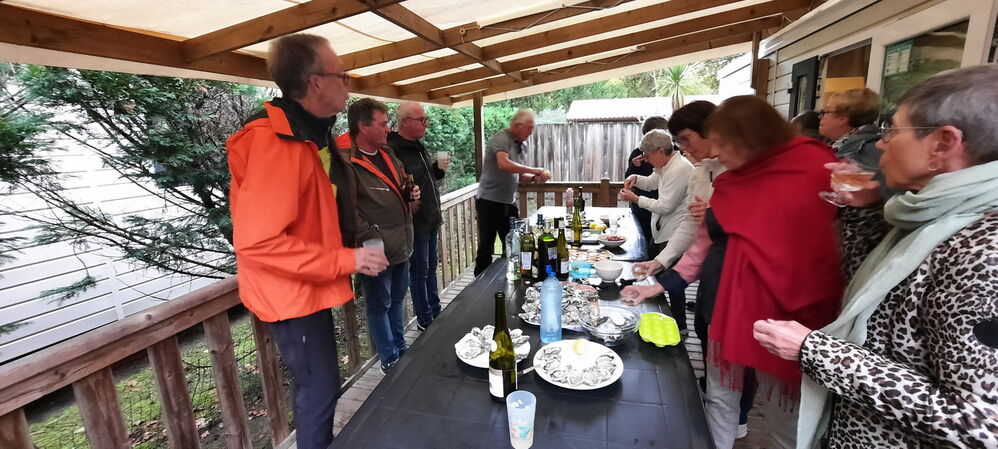 A l'apéro dégustation d'huitres
