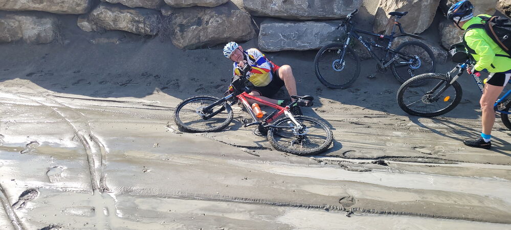 Les pluies de la veille rendent la "Digue à la mer" un peu glissante !!!!!
