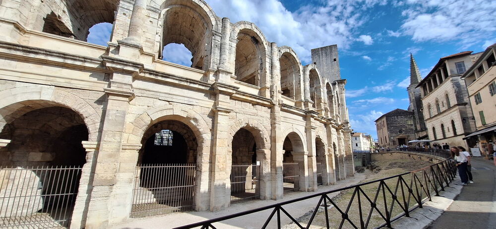 les arènes (90 aprèes JC. )
