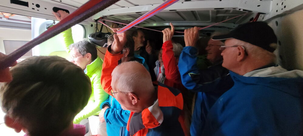 Départ en camion pour le resto
