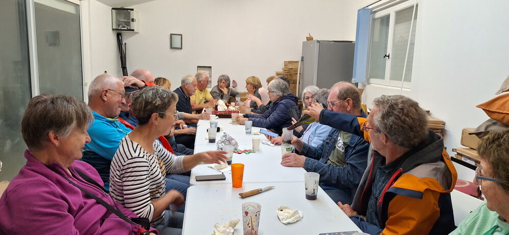 ...le tout dans une ambiance très joyeuse ... et bien arrosée !!!!
