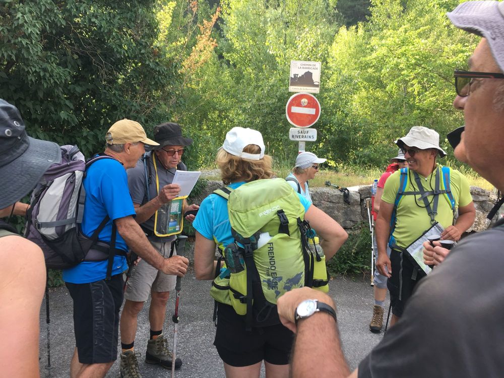 24 Juin: De Castellane Ã  Rougon       16,5km - 750m de dÃ©nivelÃ©    Le guide semble trÃ¨s sÃ©rieux !!
